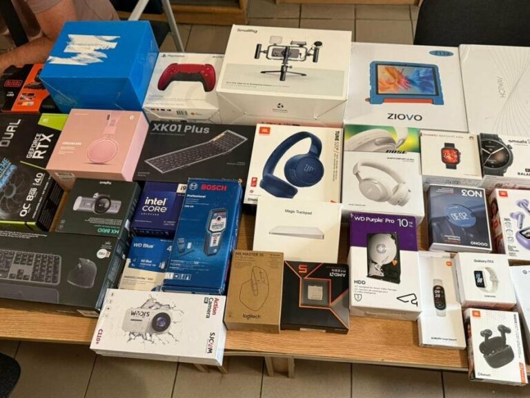 Замість багажу – гаджети: митники викрили спробу контрабанди на пункті “Краківець”