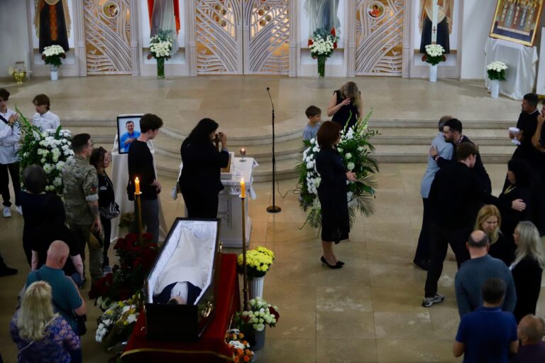 «Він показував як служити, не ставлячи на перше місце своє «я». Львів прощається з Ярославом Рущишиним