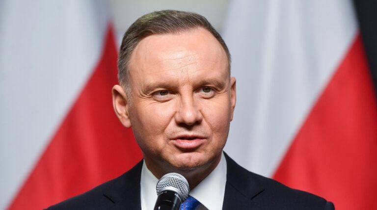 Дуда у день пам’яті жертв Волинської трагедії згадав про «беззахисних поляків», вбитих «українськими націоналістами», але й написав про примирення
