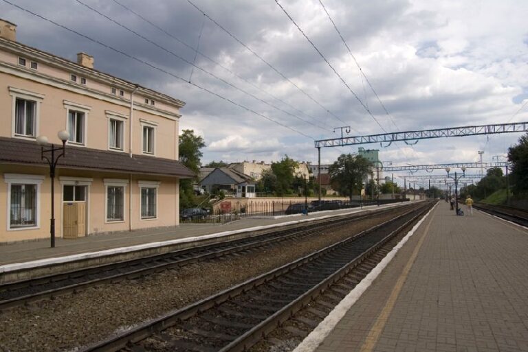 Біля станції «Підзамче» у Львові магазин хочуть перетворити в 4-поверховий готель