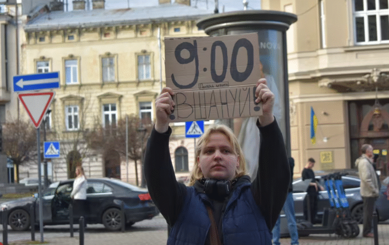 У Львові пропонують виконувати Гімн України та «Отче наш» після вранішньої хвилини мовчання