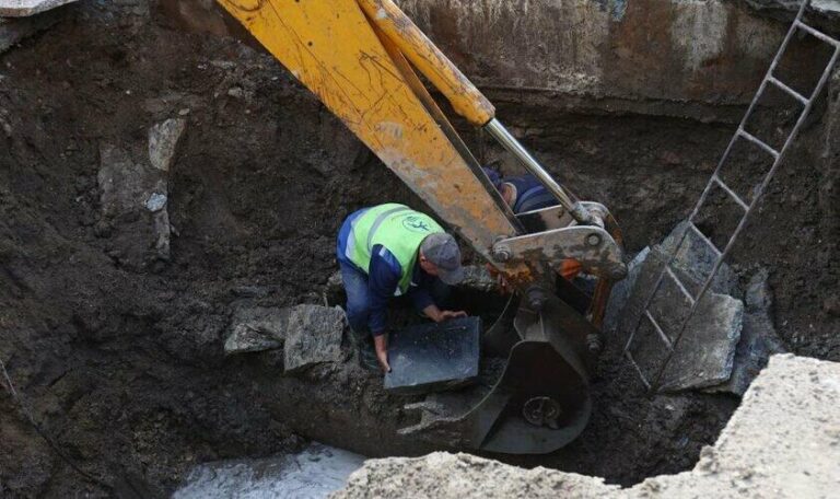 Через аварію на водогоні у Львові змінили рух транспорту в районі вулиці Котляревського