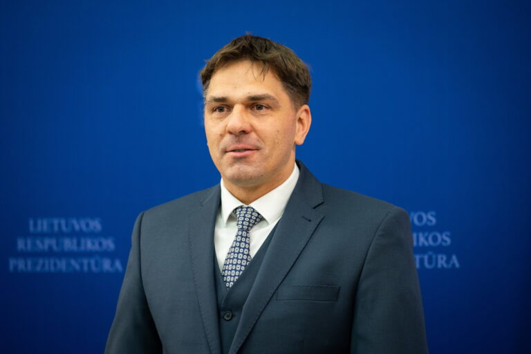 Литовський міністр культури подав у відставку, не змогу відповісти на питання «Чий Крим?»
