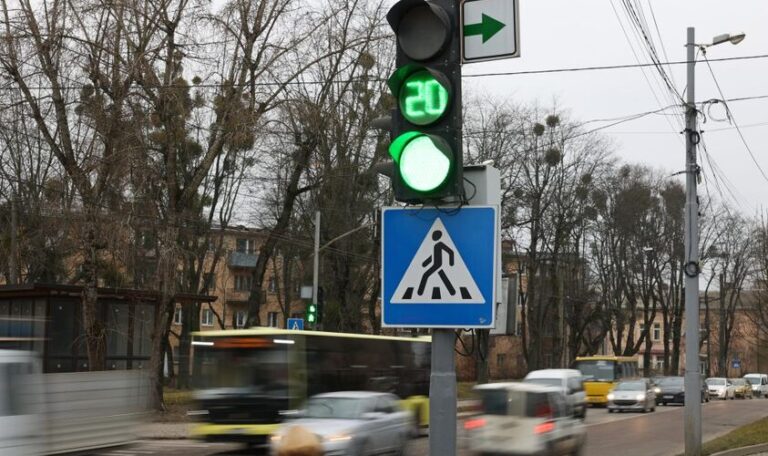 Де у Львові світлофори продовжать функціонувати без електрики: повний список місць