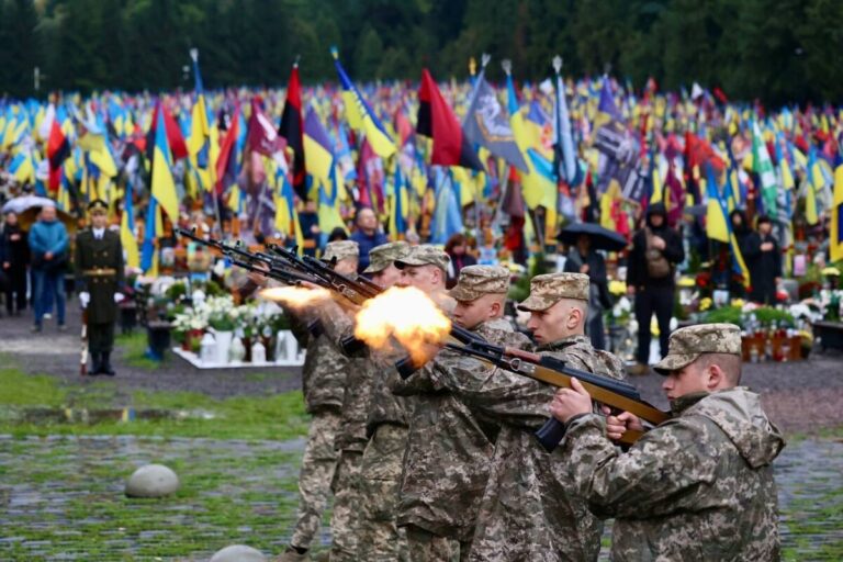 День пам’яті: Вшанування героїв України на Личаківському кладовищі у Львові