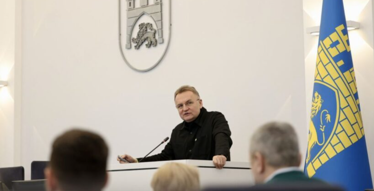 Депутати закликали Садового дотримуватися нейтральності на сесіях, інакше оберуть нового головуючого.