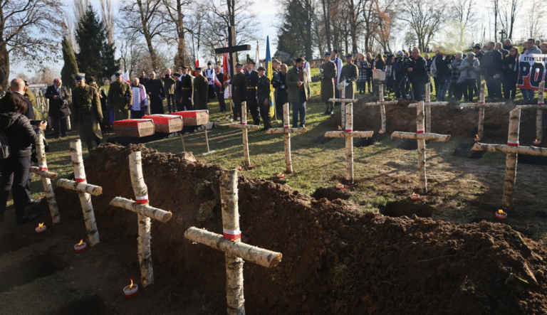 На Львівщині здійснили перепоховання польських військових, чиї рештки виявили в Збоїщах