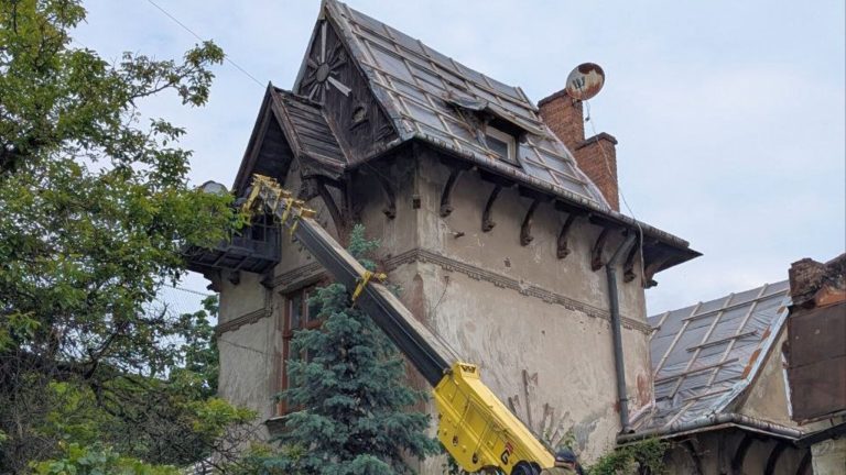 Відновлення вілли у Львові, пошкодженої російським ударом, розпочнеться цьогоріч.