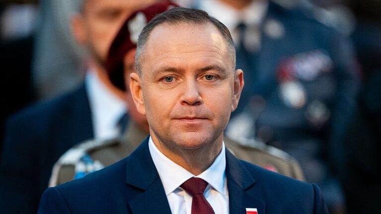 Президент Польщі оголосив про завершення підтримки українських біженців.
