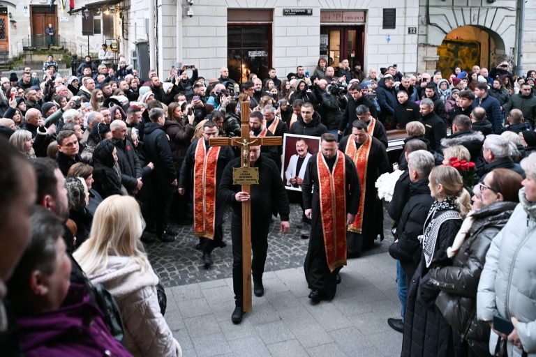 У Львові проводять в останню путь Степана Гігу