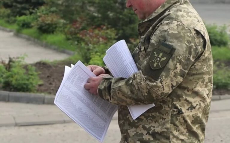 Атакували військового кухонним «сокирою-молотком»: новий інцидент у Львівщині ТЦК.