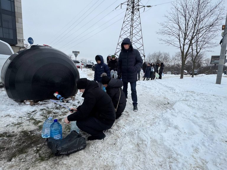 Актуальні локації у Львові для забору води після аварії на водогоні.