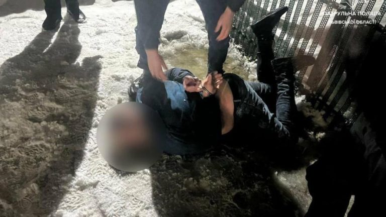 Нічна тривога у Львові: поліція затримала псевдомінера торгового центру
