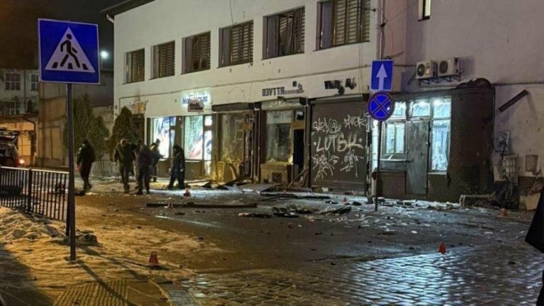 У Львові відеокамери зафіксували закладання вибухівки — слідство перевіряє версію про причетність Росії