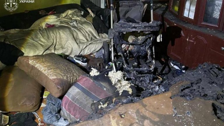 Після 14 годин без нагляду матері троє синів загинули в пожежі під Львовом — подробиці