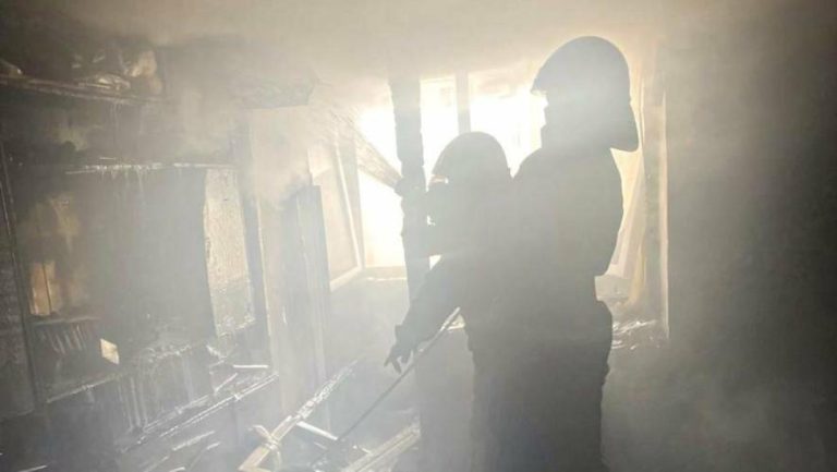 У Львові під час пожежі на вулиці Шевченка трьох людей вивели з вогню