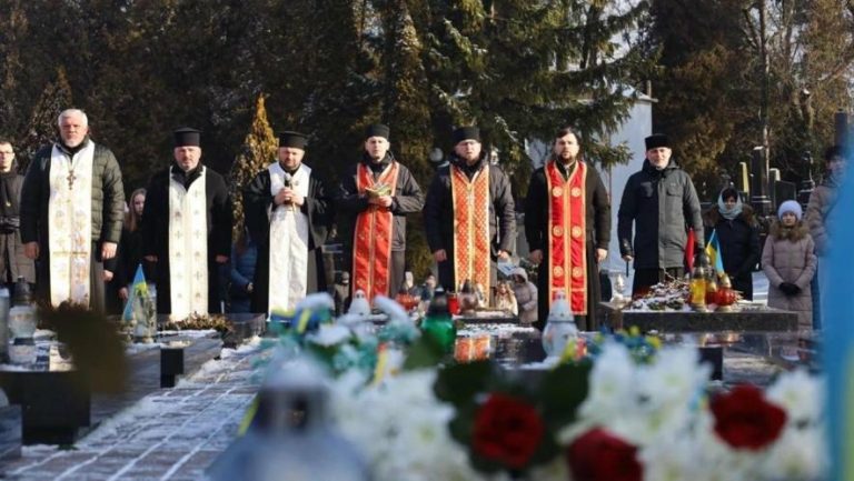 Львів віддає шану Героям Небесної Сотні