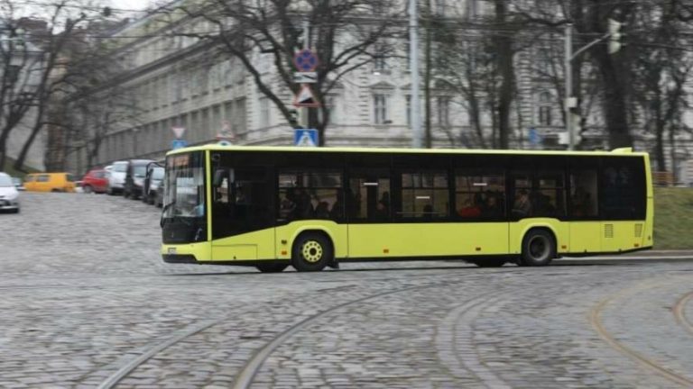 У Львові оголосили набір водіїв автобусів — понад 80 вакансій
