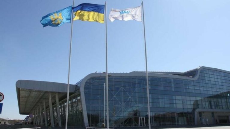 Львівська міськрада звернулась до Зеленського і РНБО з вимогою втрутитись через загрозу забудови аеропорту