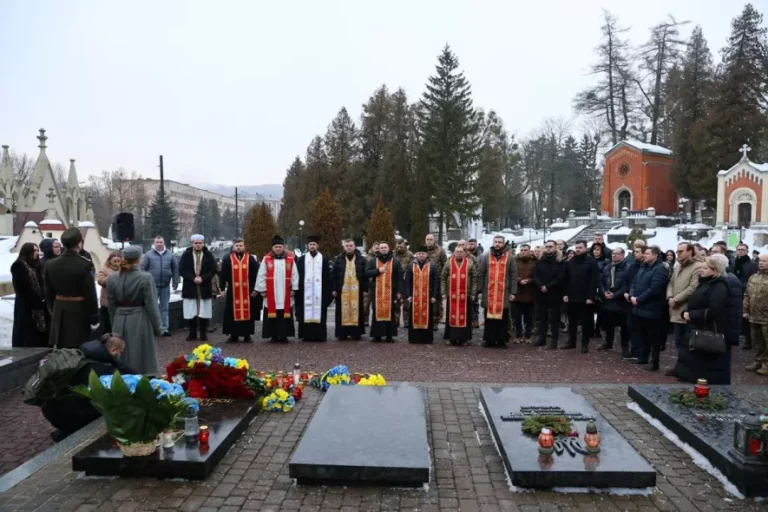 У Львові віддали шану Героям Крут у 108-ту річницю легендарної битви
