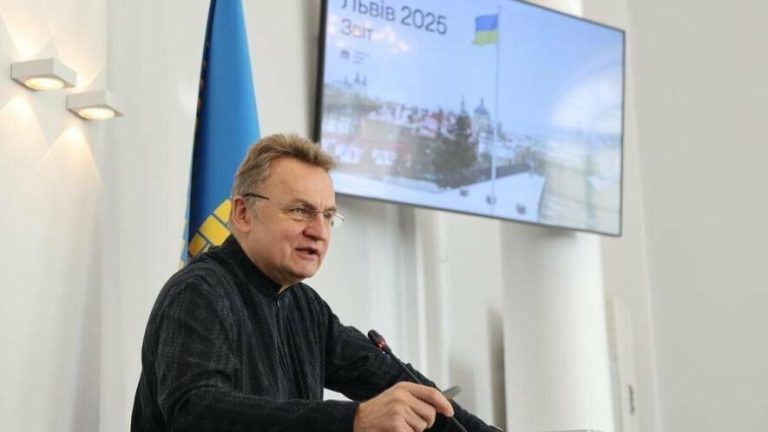 Садовий: стільки львів’ян воює на фронті, що вистачило б на власну армію
