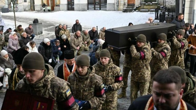 У Львові віддають шану загиблому Герою — ФОТО
