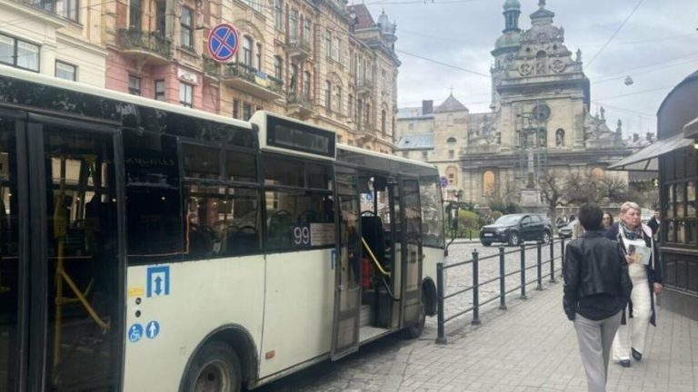 У Львові відновлюють рух автобуса №99 до Гаю