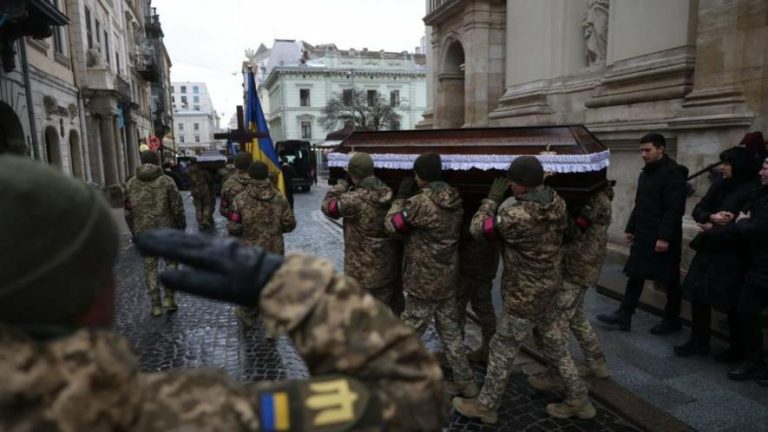 У Львові попрощаються з двома захисниками України — ФОТО