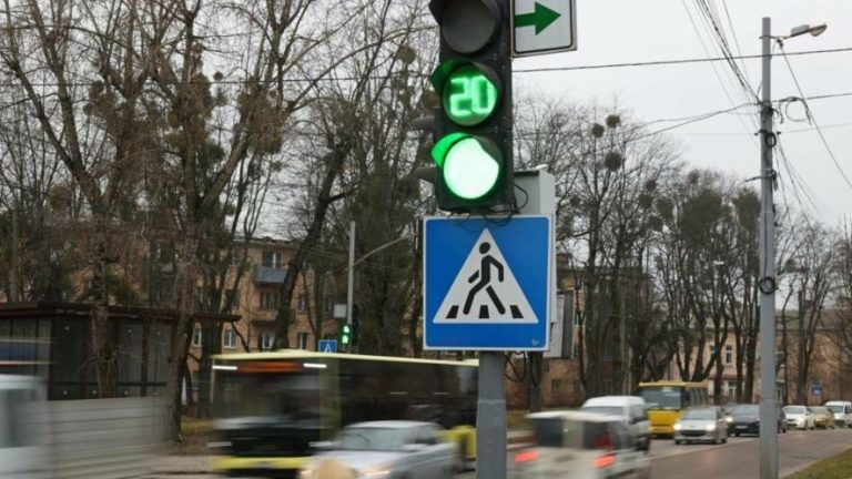 Львів оголошує конкурс на створення цифрового реєстру світлофорів, дорожніх знаків і розмітки