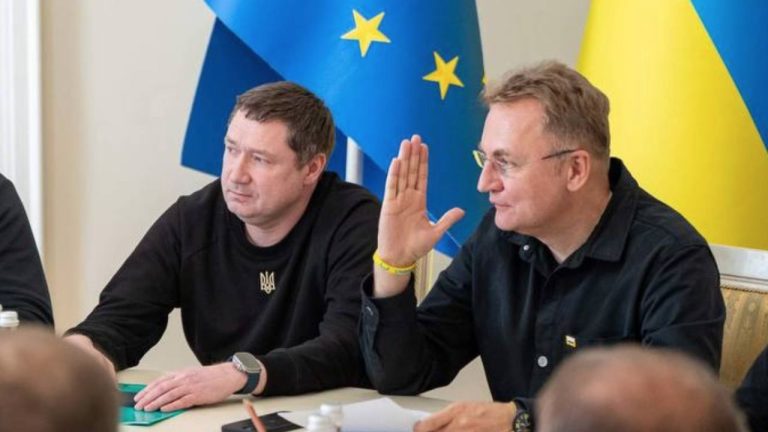 Експертка закликає переглянути присутність у Telegram: чому Садовий, Козицький і держструктури досі інформують звідти