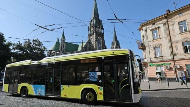 Аварійне знеструмлення у Львові спричинило зміни в русі трамваїв і тролейбусів