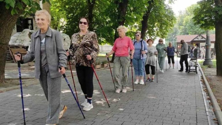 У Львові в парку відбудеться майстер-клас зі скандинавської ходьби — запрошують усіх охочих