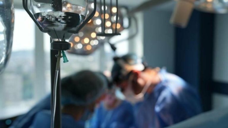 Після російської атаки у львівських лікарнях досі перебувають семеро постраждалих, у двох — покращення