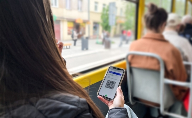 Квиток у застосунку «ЛеоКарт» втрачає чинність через 3 хвилини, де на Львівщині ремонтуватимуть дороги і чи будуть сьогодні відключення світла — ключове за 22 березня