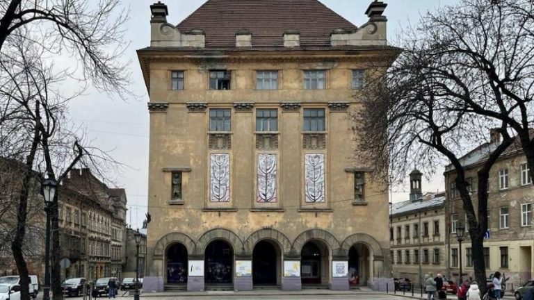 Театр ляльок із житловими квартирами перейшов у власність Львова