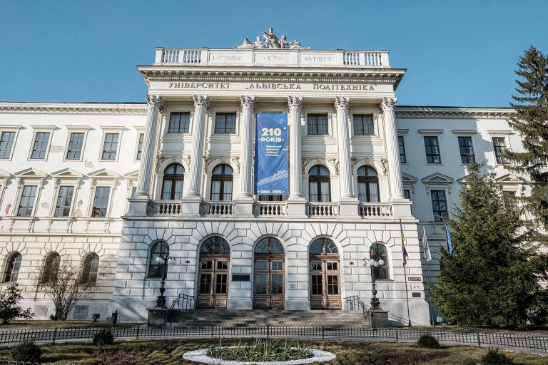 Візит Шмигаля і Лісового: міська подяка викладачам