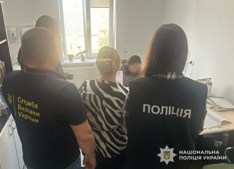 У Львові в лікарні затримали лікарів, які вимагали $3000 за оформлення інвалідності — ФОТО