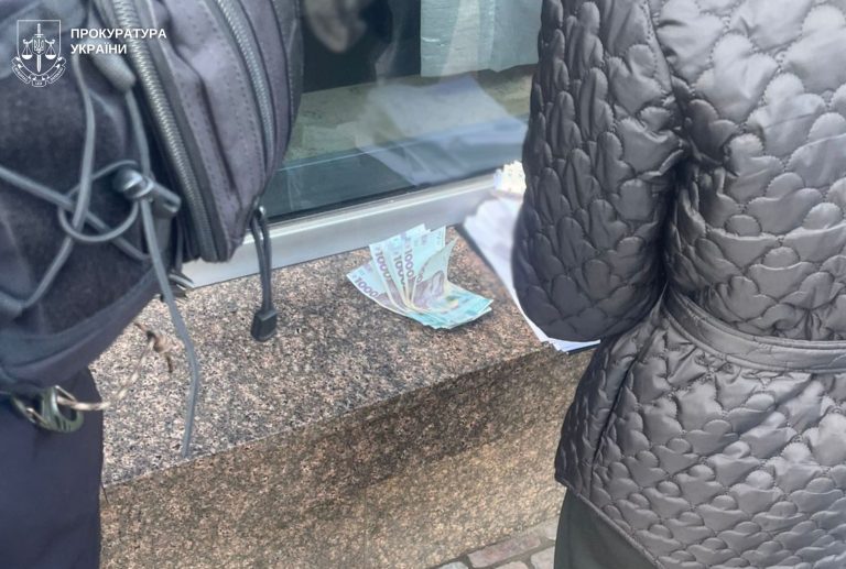 У Львові до суду передали подружжя, яке ошукало рідних військових на понад 1 млн грн