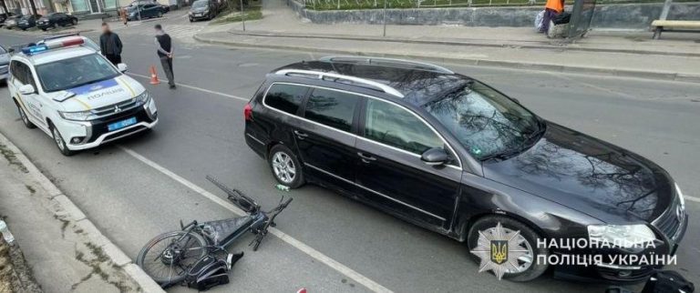 У Львові «Фольксваген» збив велосипедиста — чоловік загинув, ФОТО