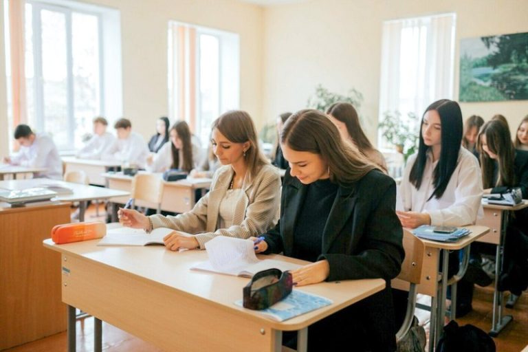 Перелік ліцеїв Львівщини, які з вересня 2026 року пілотуватимуть реформу старшої школи