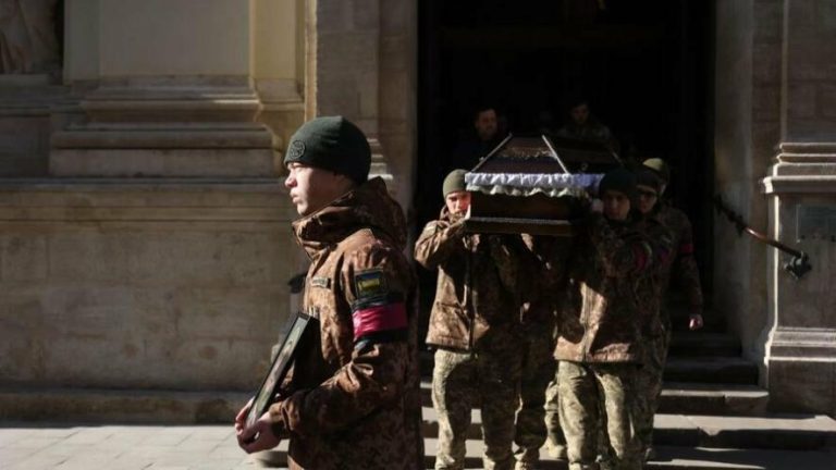 Завтра у Львові прощатимуться з воїнами Володимиром Яськівим та Василем Грубою