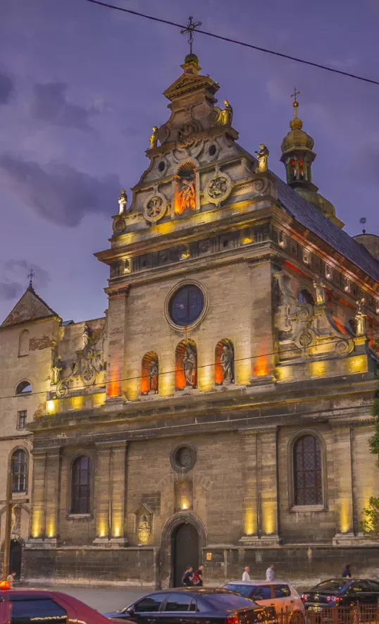 Удар російського дрона по пам’ятці ЮНЕСКО: десять вражаючих фактів про монастир Бернардинів у Львові