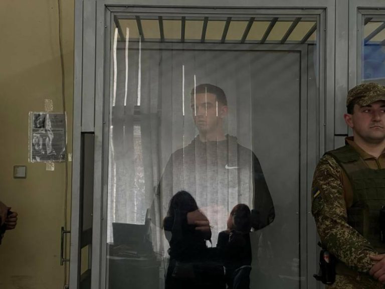 Підозрюваний у вбивстві Фаріон Зінченко оголосив про початок голодування через “шведську стінку”