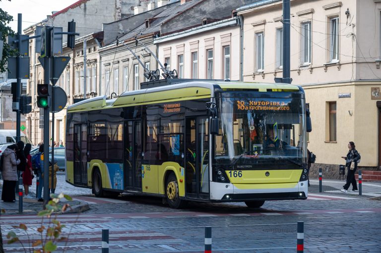 Аварійні роботи змусили частину тролейбусів Львова курсувати за тимчасовими маршрутами