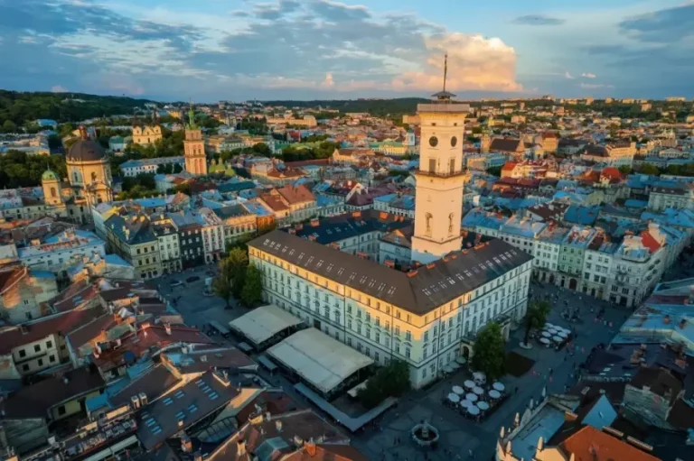 Де та коли у центрі Львова очікуються короткочасні перекриття руху