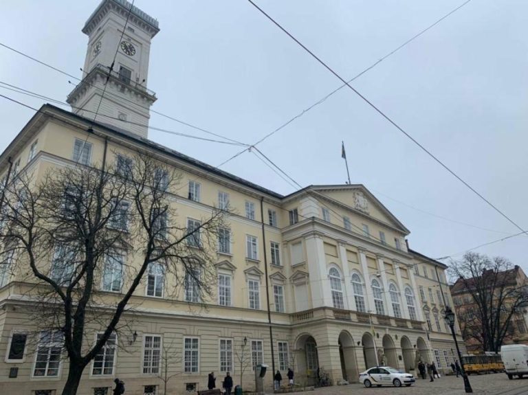 СБУ проводить обшуки в одному з управлінь Львівської міської ради