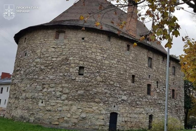 Апеляційний суд зобов’язав повернути Порохову вежу у центрі Львова обласній раді