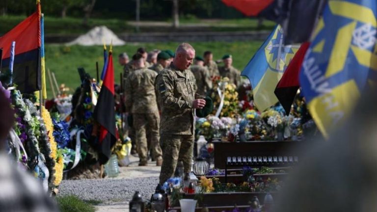 У Львові на Личаківському кладовищі віддадуть шану загиблим захисникам