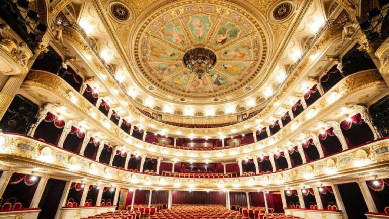 Президент Зеленський відзначив шістьох діячів культури зі Львівщини