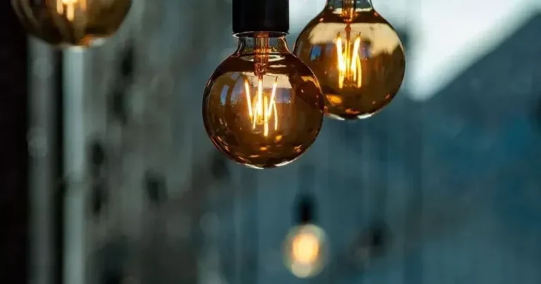 Львів оприлюднив оновлений графік планових відключень електропостачання на 10 квітня